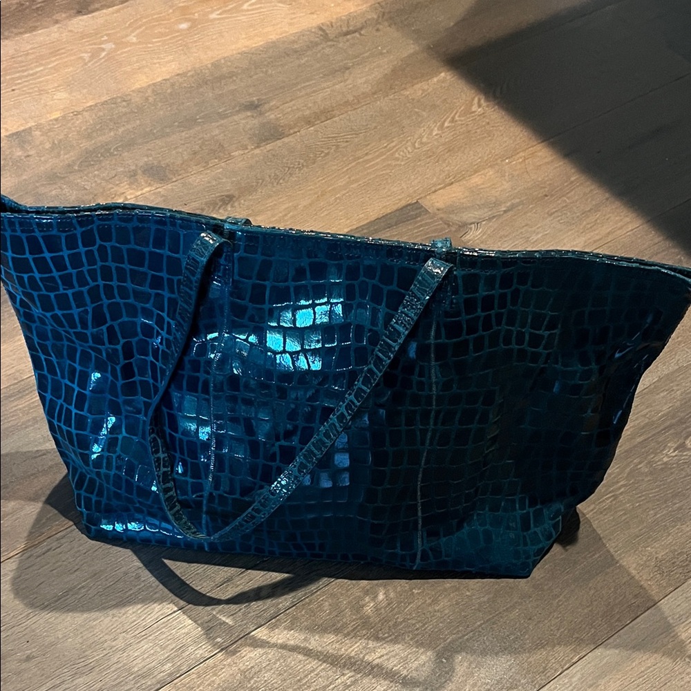 Luxurious Navy Crocodile-Embossed Tote Bag